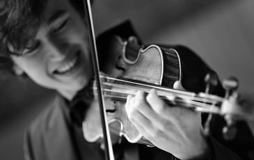 Daniel Lozakovich joue Bach
