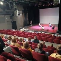 Visitez Le Pari, lieu unique dédié à la création contemporaine et au spectacle vivant !